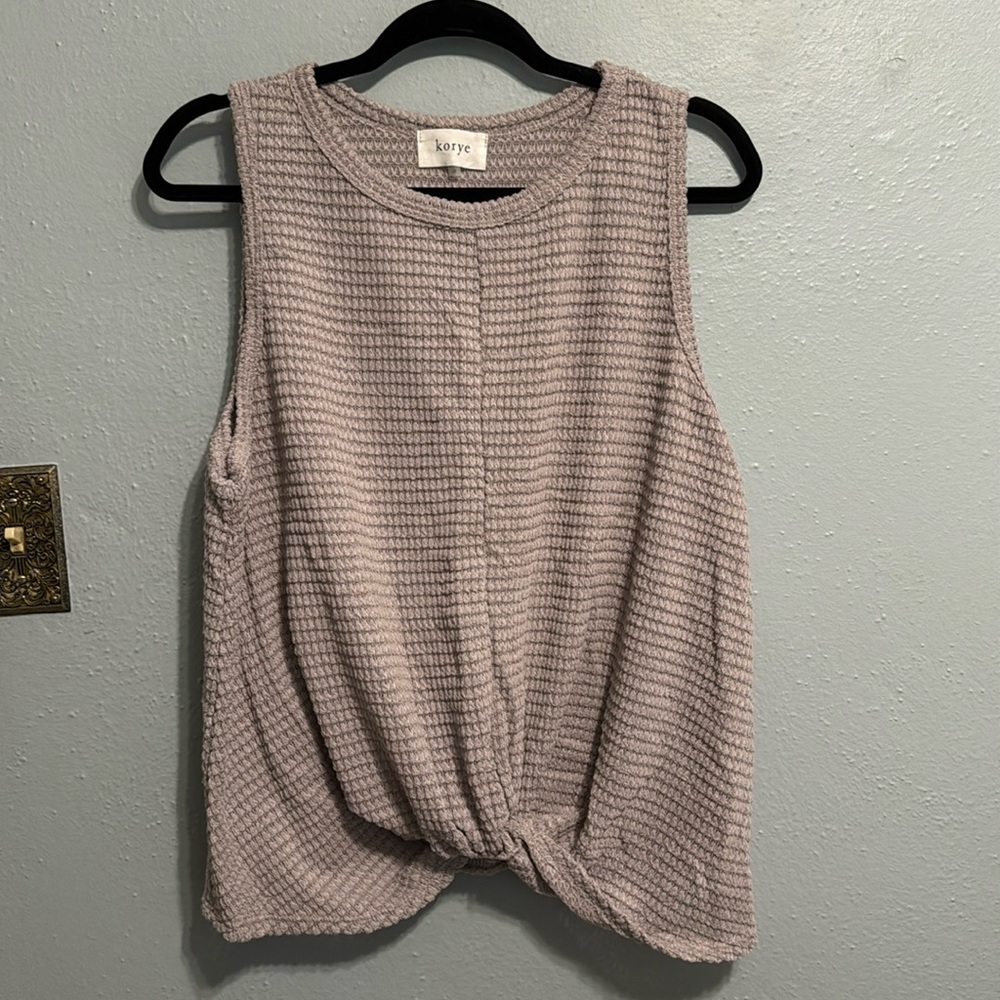 Korye 1X lightweight waffle knit tank with twist